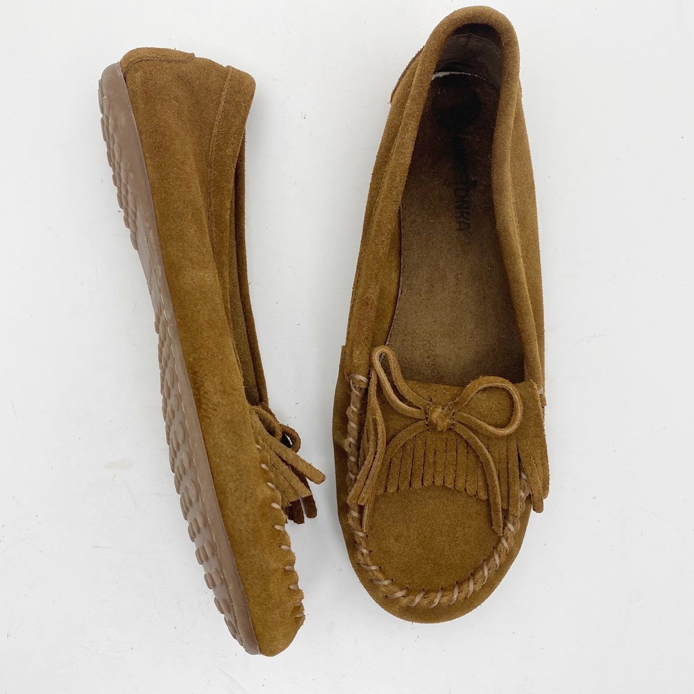 Minnetonka Kilty Fringe Suede Hardsole Moccasin Flat Women 9 Brown